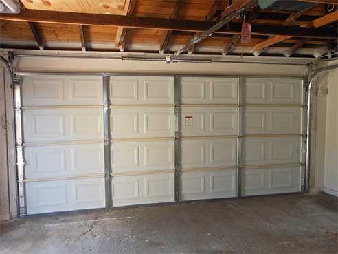 Uninsulated garage door